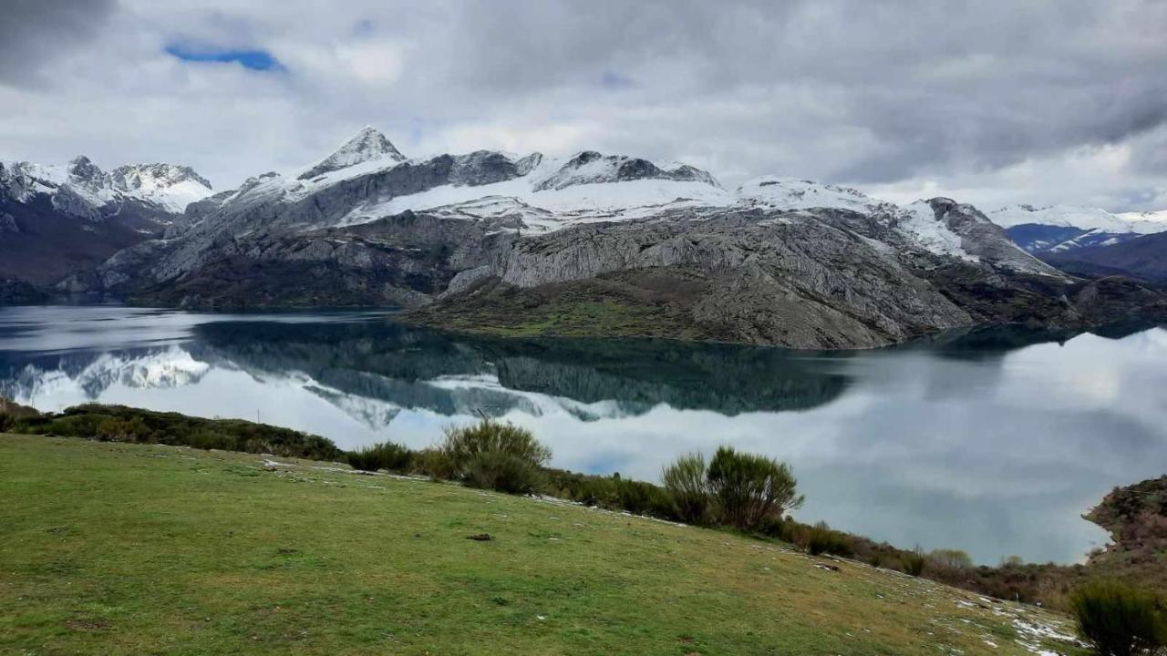 Riano En Las Montanas De Carmen Exterior photo