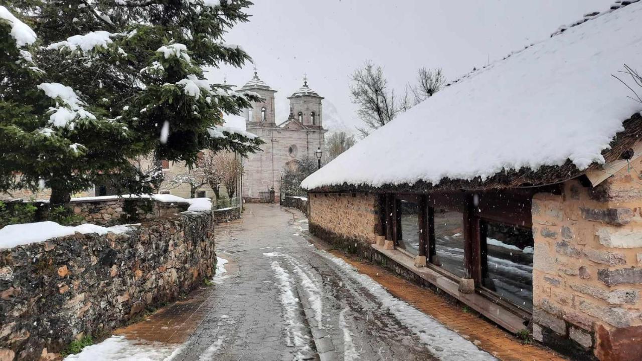 Riano En Las Montanas De Carmen Exterior photo