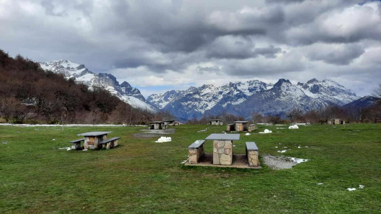 Riano En Las Montanas De Carmen Exterior photo