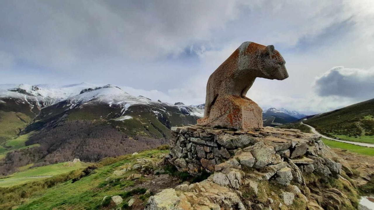 Riano En Las Montanas De Carmen Exterior photo